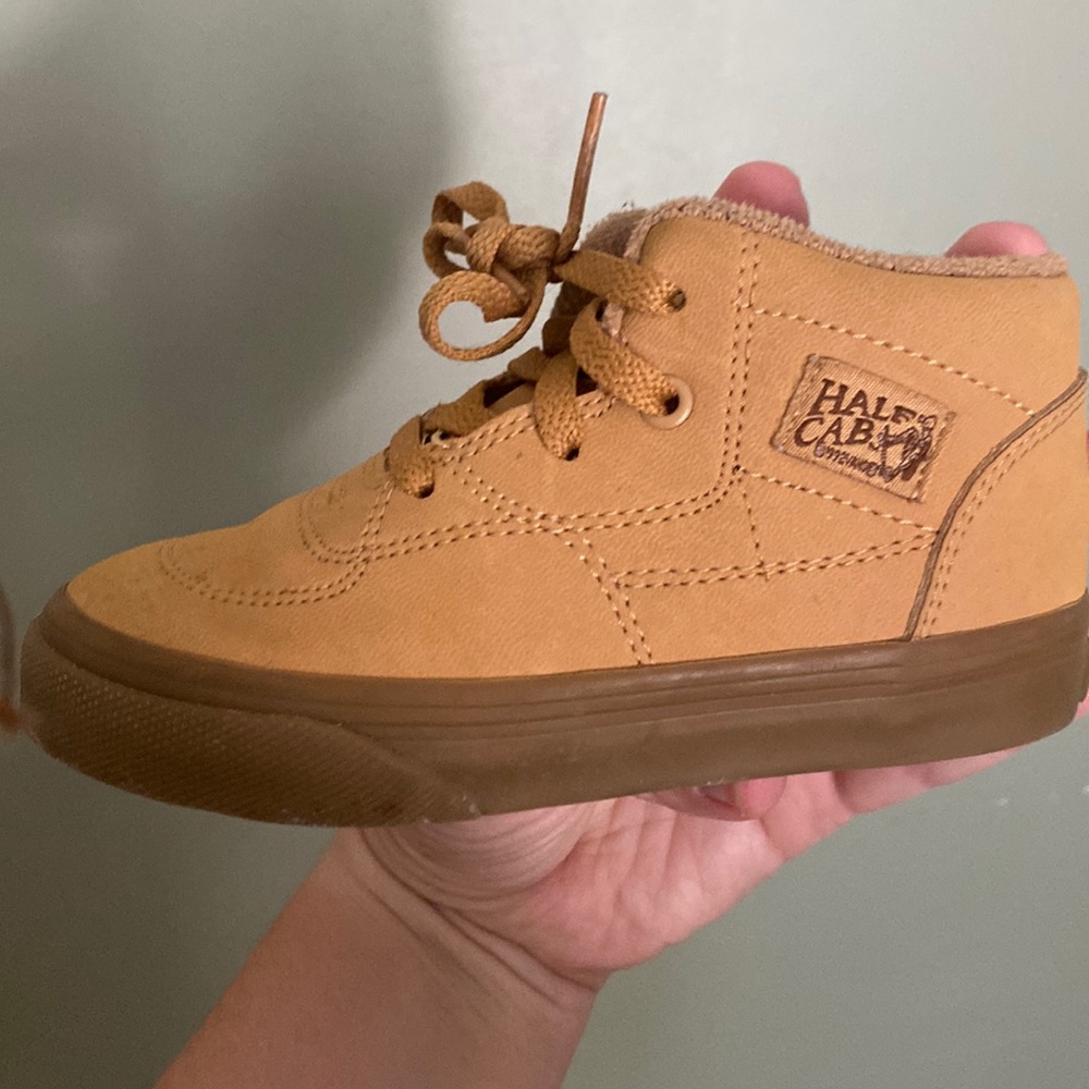 Vans half cab toddler size 7 high top shoes. Worn once